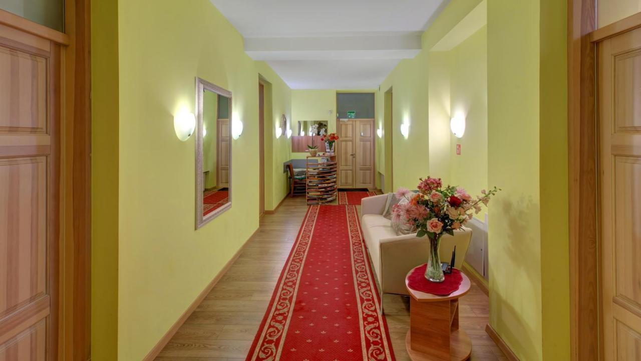 In Astra Panzió VNO Kültér fotó